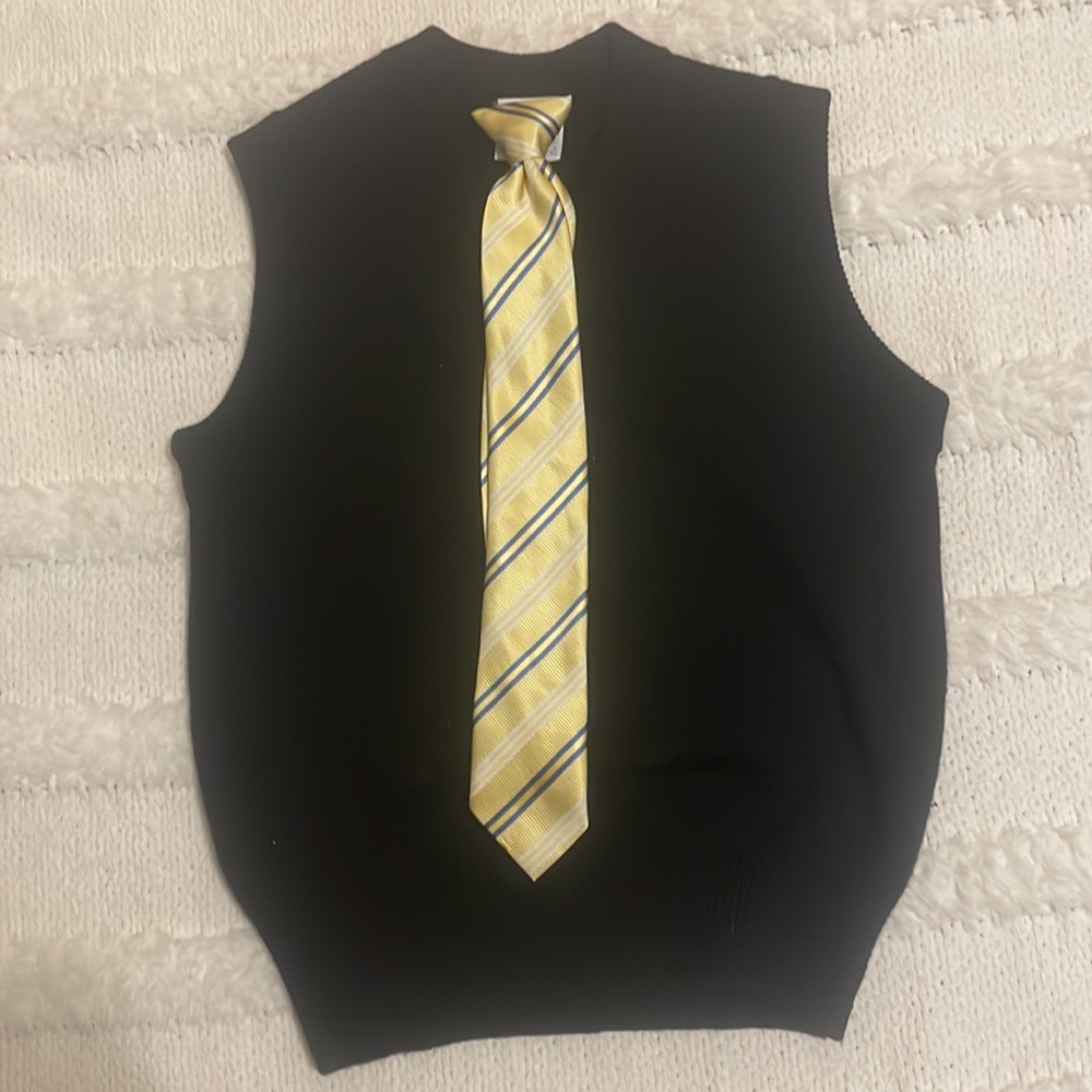 Elderado Knit vest V-neck acrylic black boys size 10 12 M & yellow and blue tie